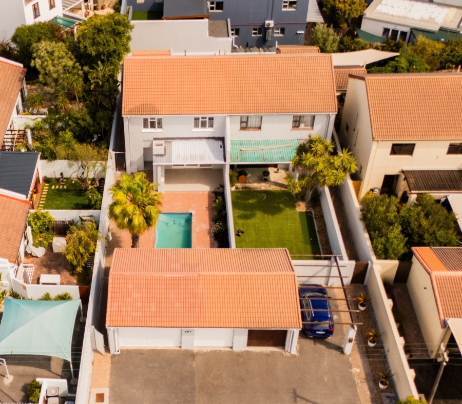 4 Bedroom Property for Sale in Bloubergrant Western Cape